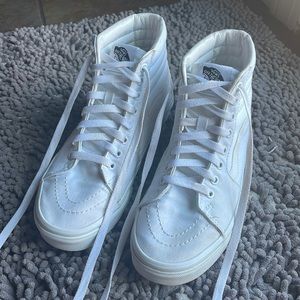 White Vans High-tops/Canvas SK8-Hi Tapered, Mens size 6.5 Woman’s Size 8.